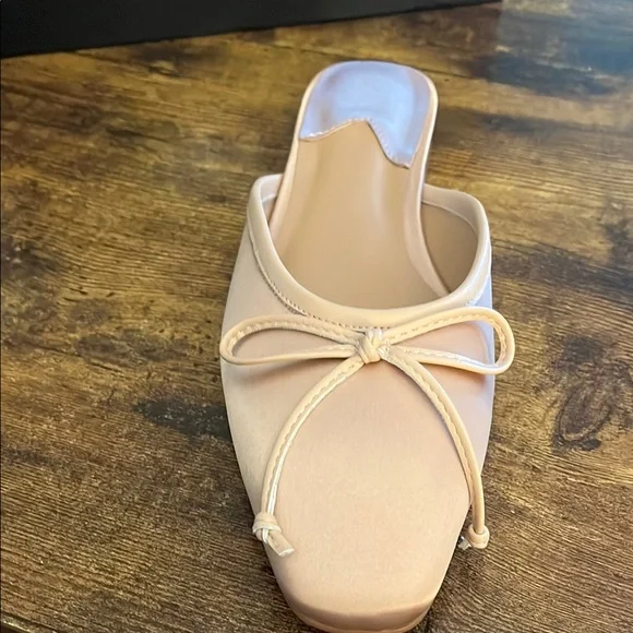 QIV Women's Blush Loafers with Bow Detail; Looks like ballet slippers - Picture 2 of 2